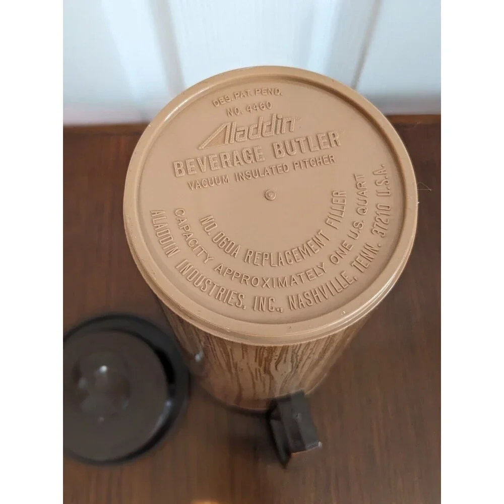 VTG Aladdin Beverage Butler Vacuum Insulted Pitcher 1 Quart Faux Wood Brown 4460
